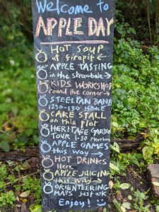 Blackboard "Welcome to Apple Day" 